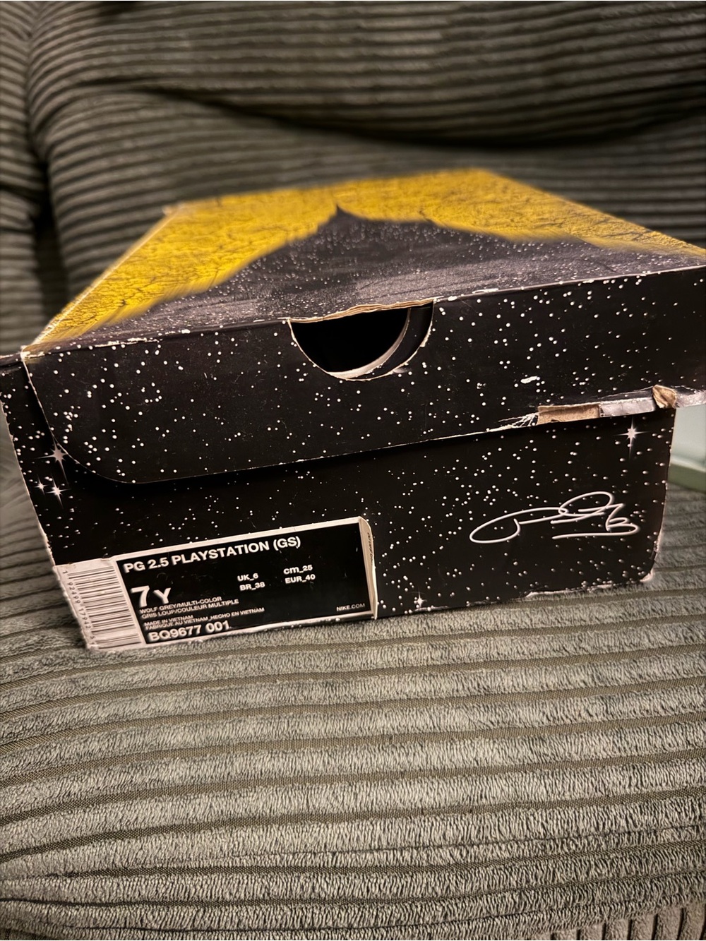 Nike PG 2.5 PlayStation Shoe Box in Black and Yellow